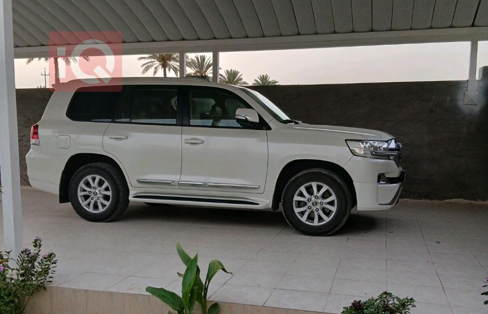 تويوتا لاندكروزر